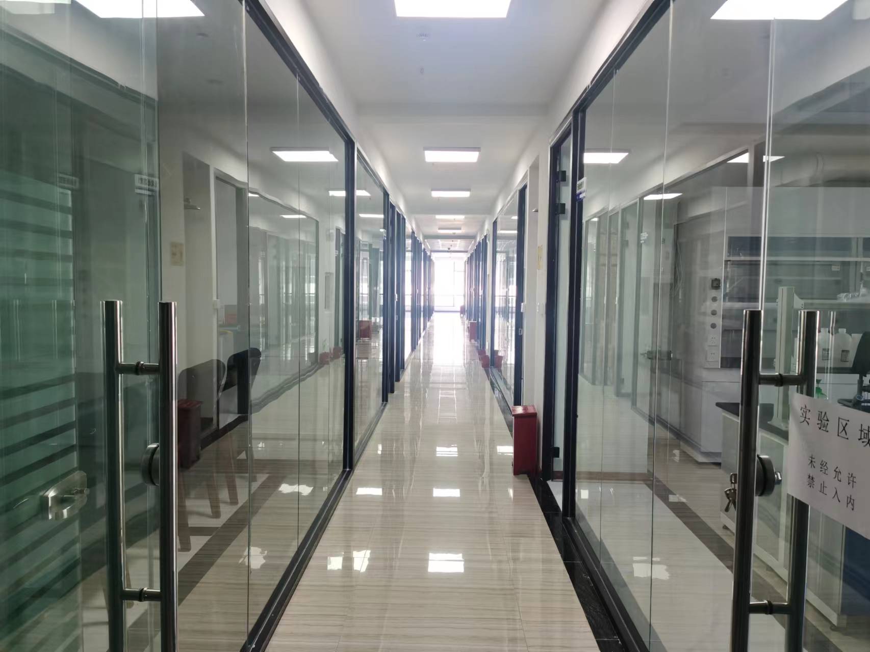 实验室走廊